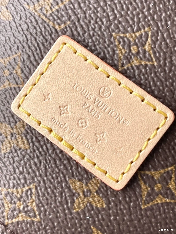 Croissant PM VUITTON LOUIS 0323